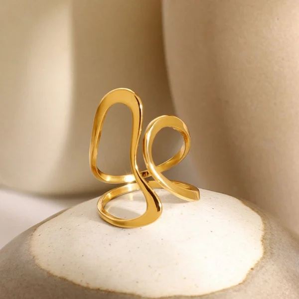 Double Layer Open Curve Rings