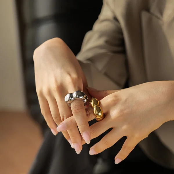 Chunky Hollow Flower Rings